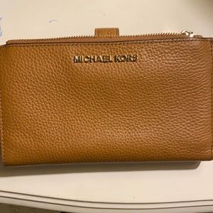 Michael Kors tan leather wallet